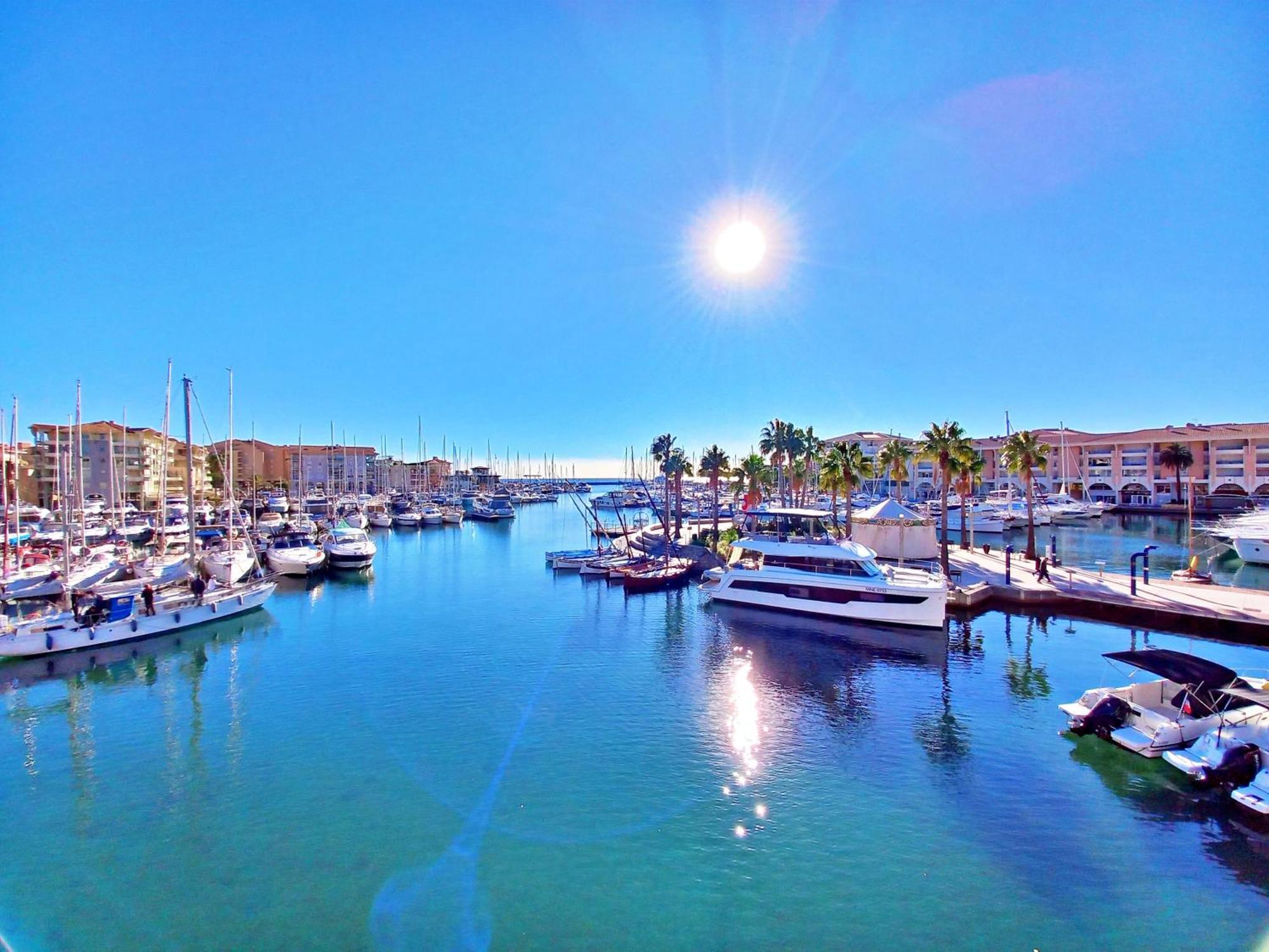 Apartment Port - A Pied - Wifi - Clim Frejus